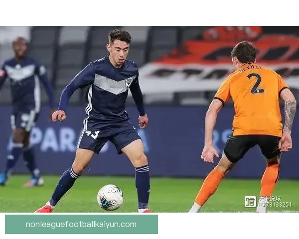 卡瓦尼进攻端优势持续显现，状态回暖为球队贡献稳定表现